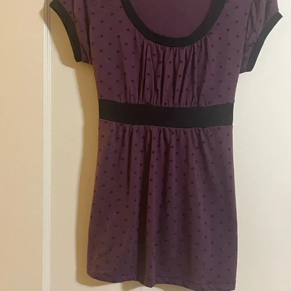 Hiatus purple polka dot top. Size large. Tie in back. Good shape - Picture 4 of 4